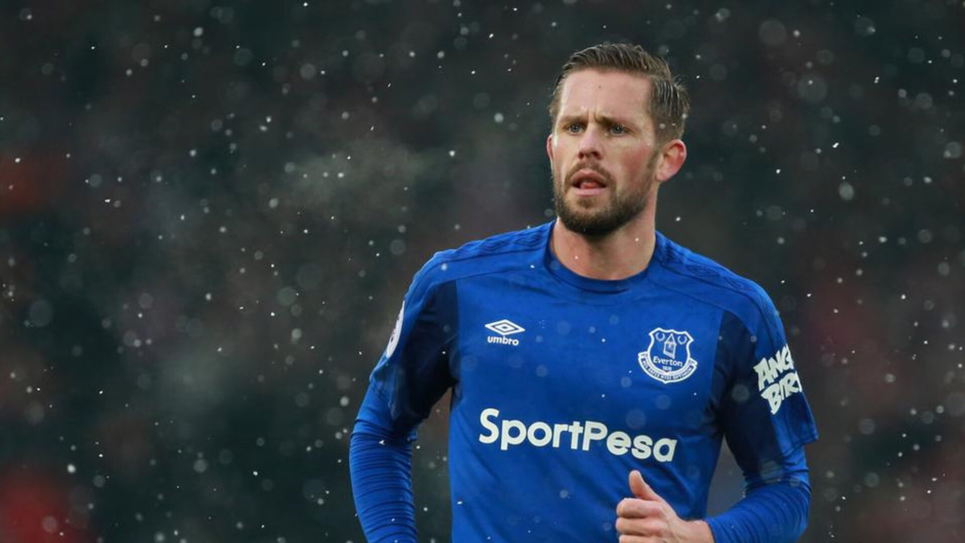 1-0！一场小胜让中超争冠要乱，申花胜深圳！成都掉队海港2分领跑